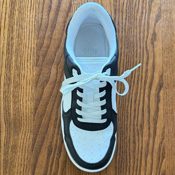 ALO Yoga Black and White Sneakers- Great condition - Picture 7 of 14